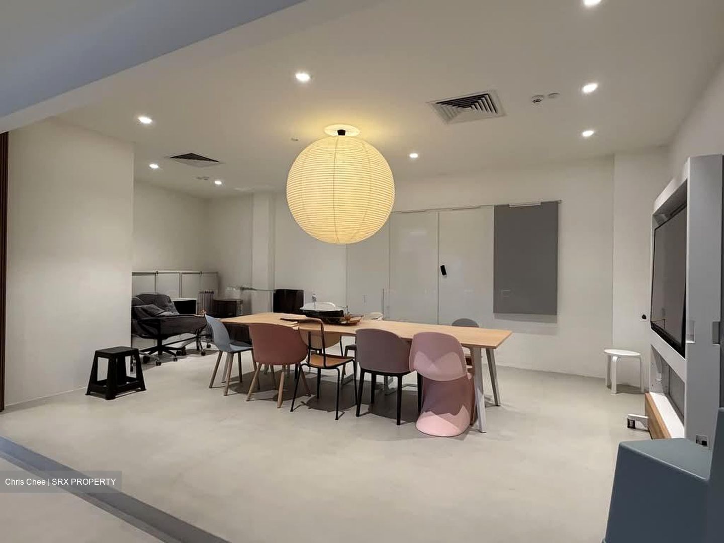 Ocbc Property Services Building (D1), Office #578537371